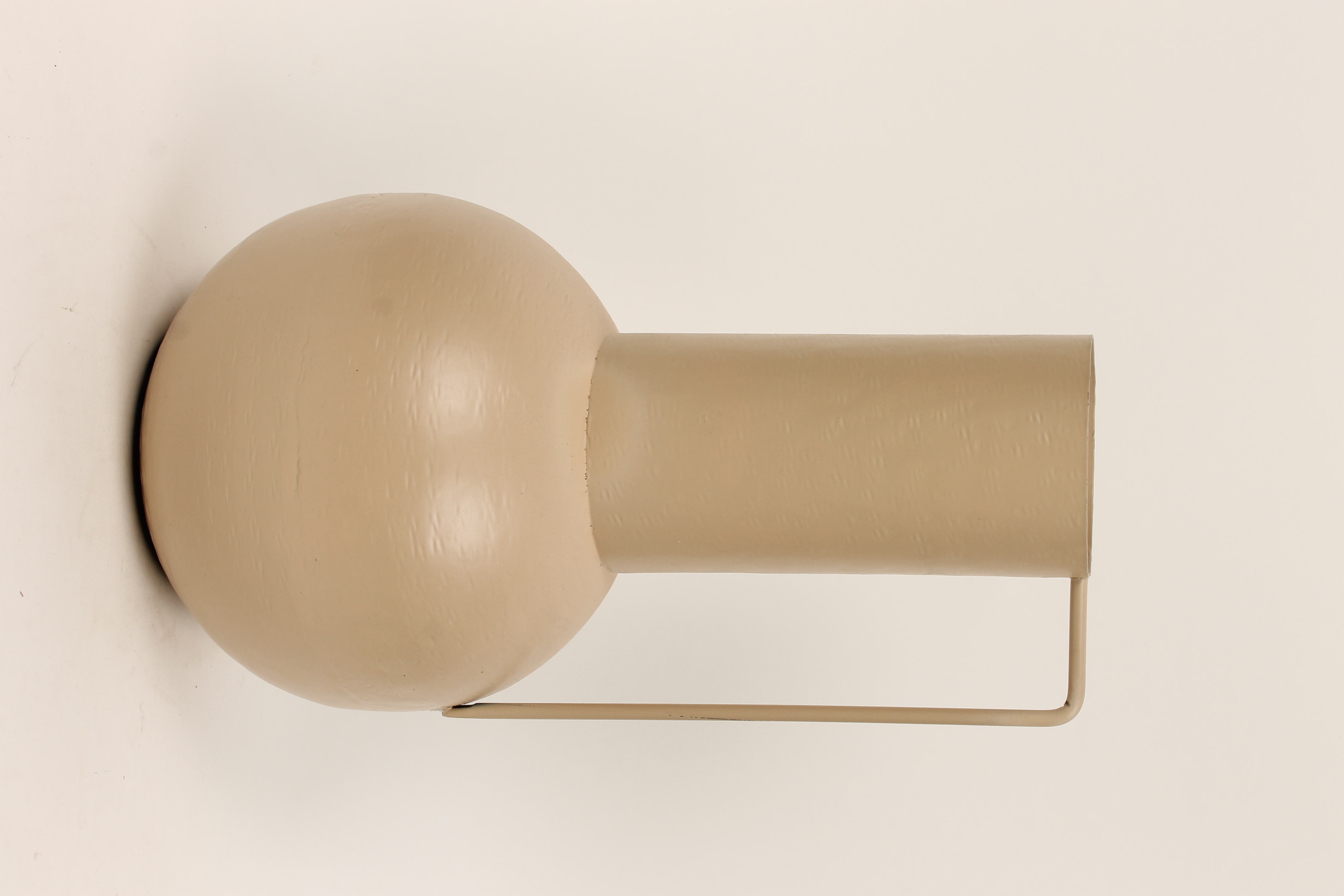 J iron grit hmd ball vase L taupe D20 H36			