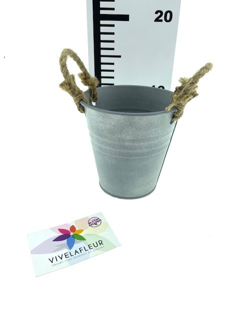 B Zinc old look bucket rope h11 cm dia 13 cm