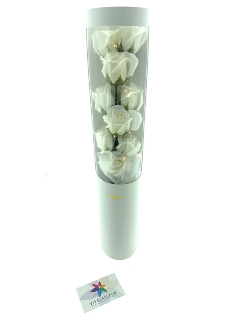 Kokker White roses with LED